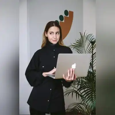 成蕾玉